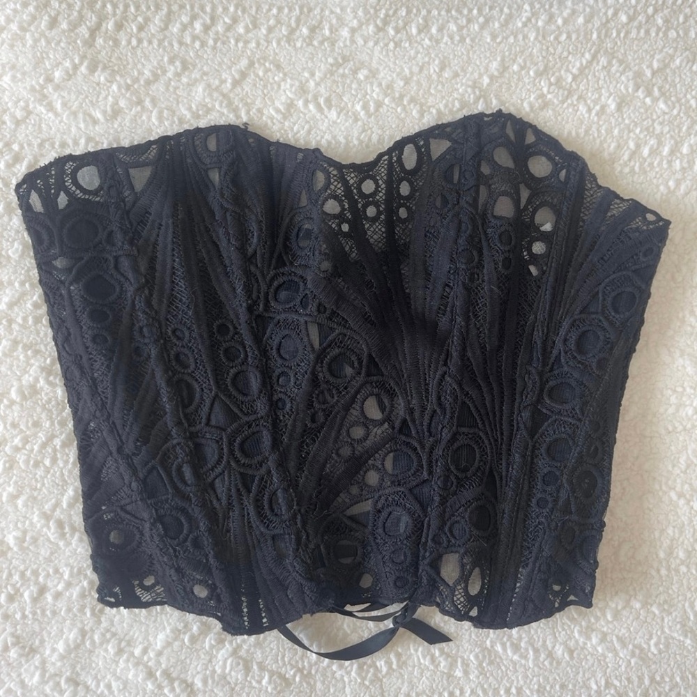 2 corsets